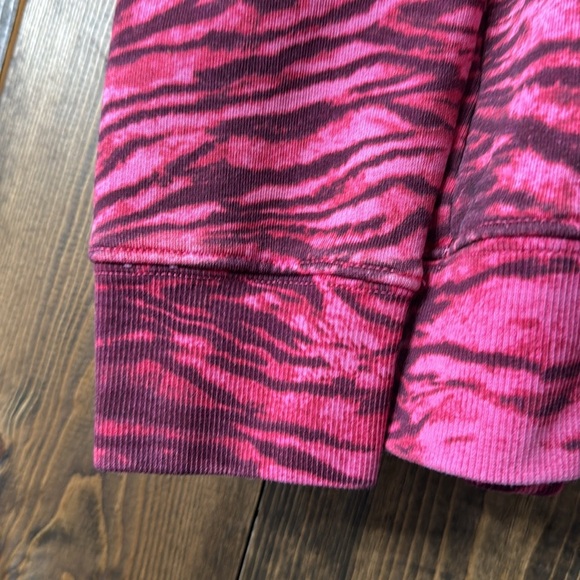 PAM & GELA Tiger Puff Sleeve Sweatshirt - Picture 11 of 13